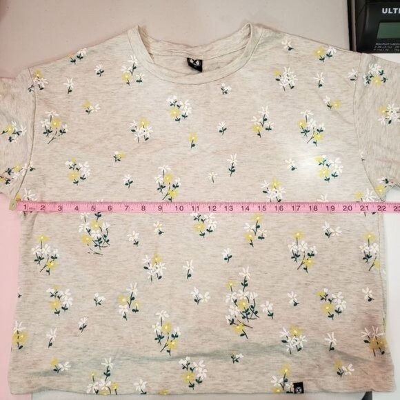 Circle X All Over‎ Floral Sweatshirt - Picture 10 of 11